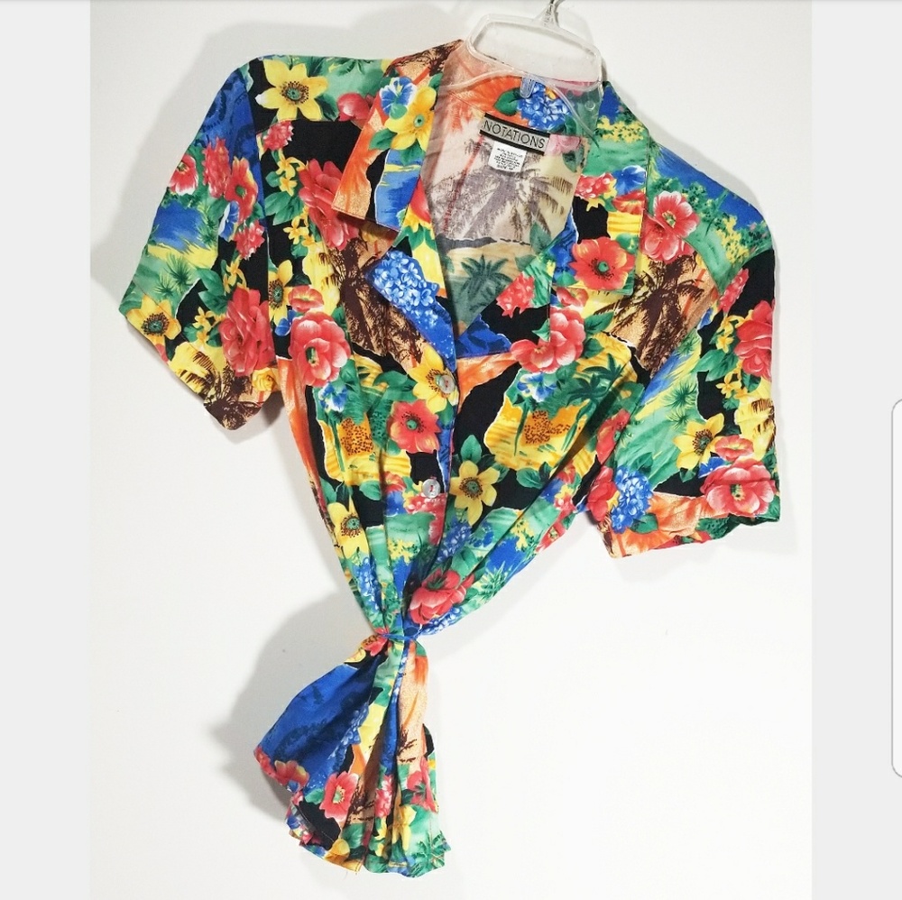 ❌ SOLD ❌Vtg 80s 90s Floral 100% Rayon Blouse